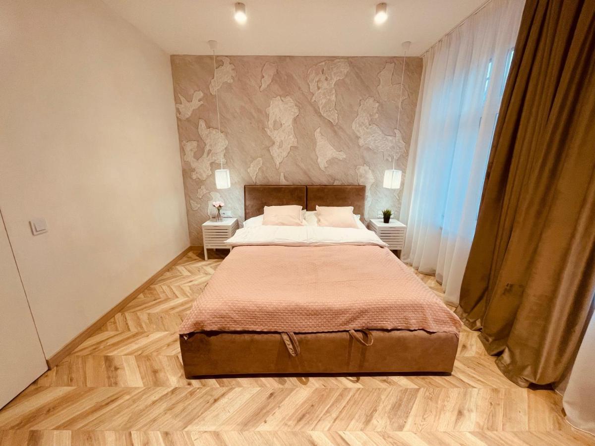 Kobiela Apartments Family Delux Ktw City Center كاتوفيتسه المظهر الخارجي الصورة